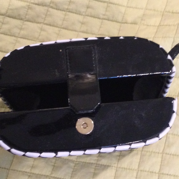 Purse - Picture 2 of 5